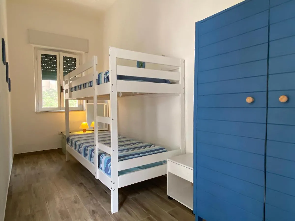 Apartments Villa Corrias 卡拉·利贝罗托