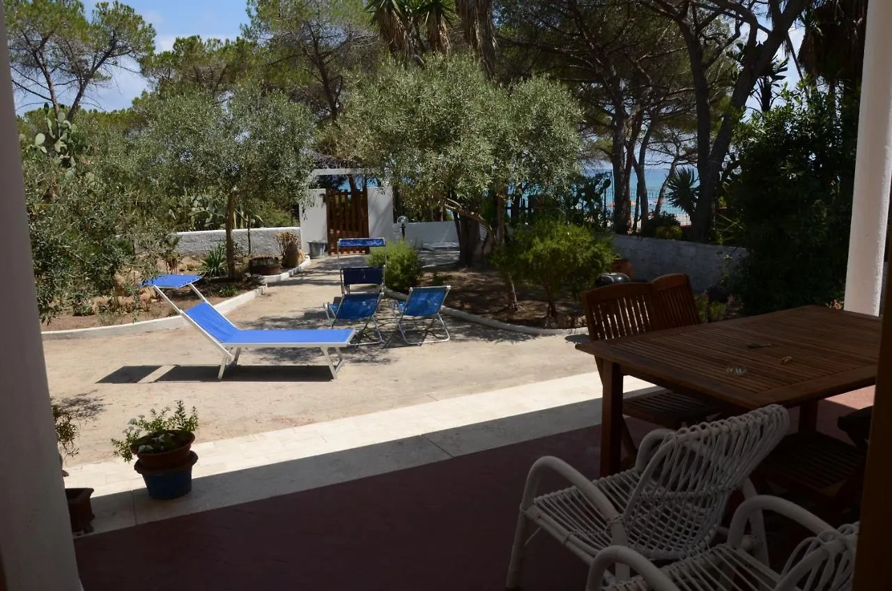 Apartments Villa Corrias 卡拉·利贝罗托