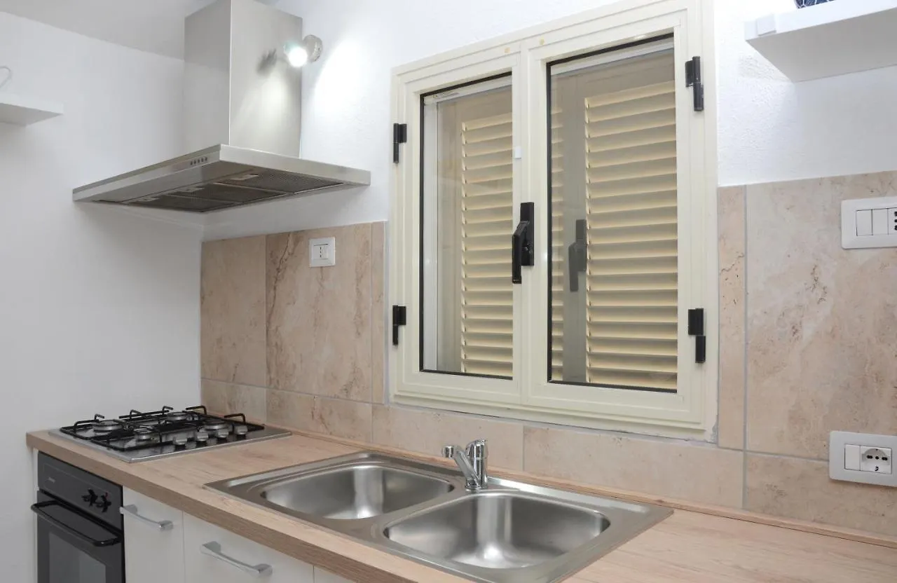 Apartments Villa Corrias 卡拉·利贝罗托 0*,  意大利