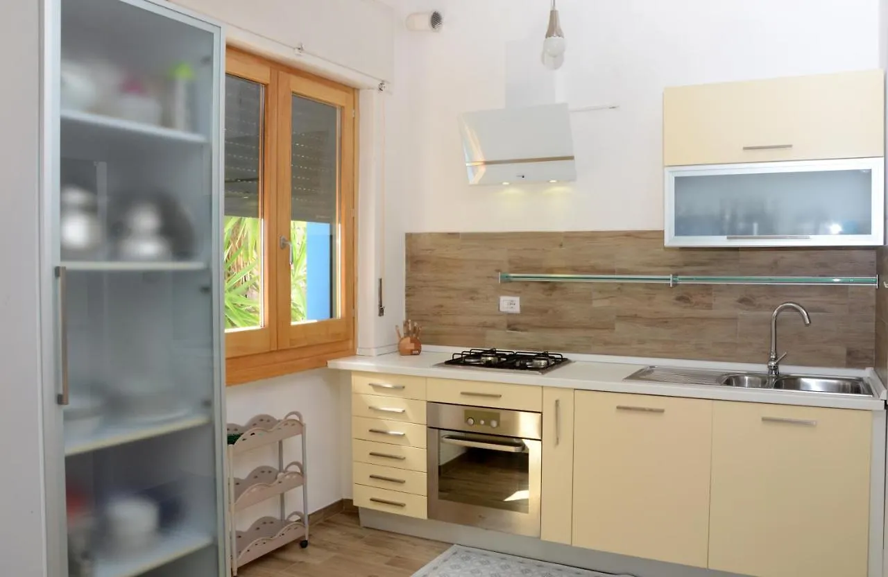 Apartments Villa Corrias 卡拉·利贝罗托 0*,